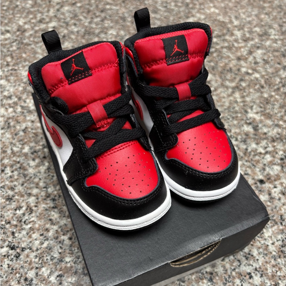 Nike Kids Red and Black Sneakers
